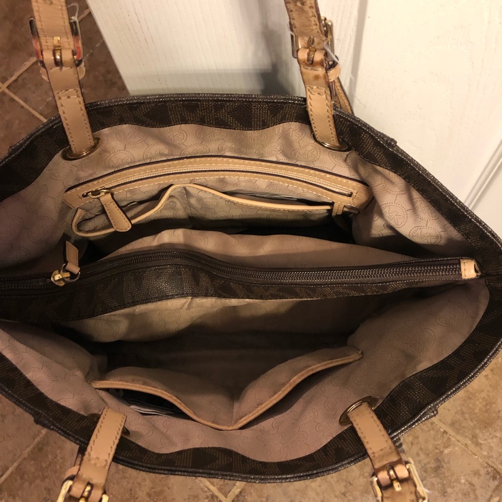 Michael Kors purse